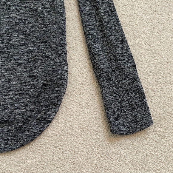 Athleta Gray Uptempo Long Sleeve Top for the gym or travel - Picture 9 of 11